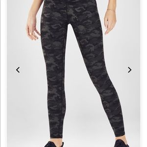 NWT! Fabletics Salar printed powerhold legging